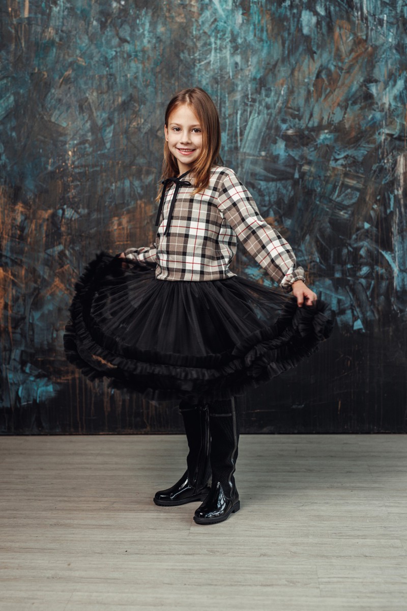 Checked blouse with a black tie bow – photo 2