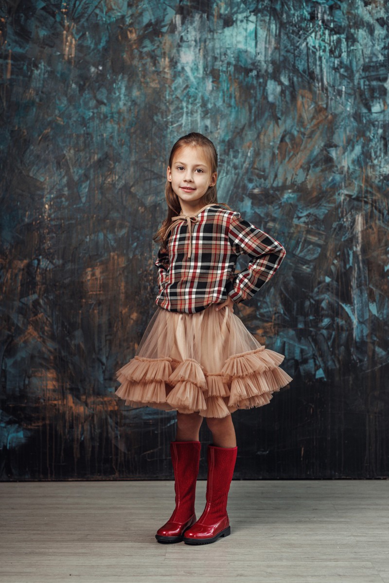 Checked blouse with a sand tie bow – photo 3