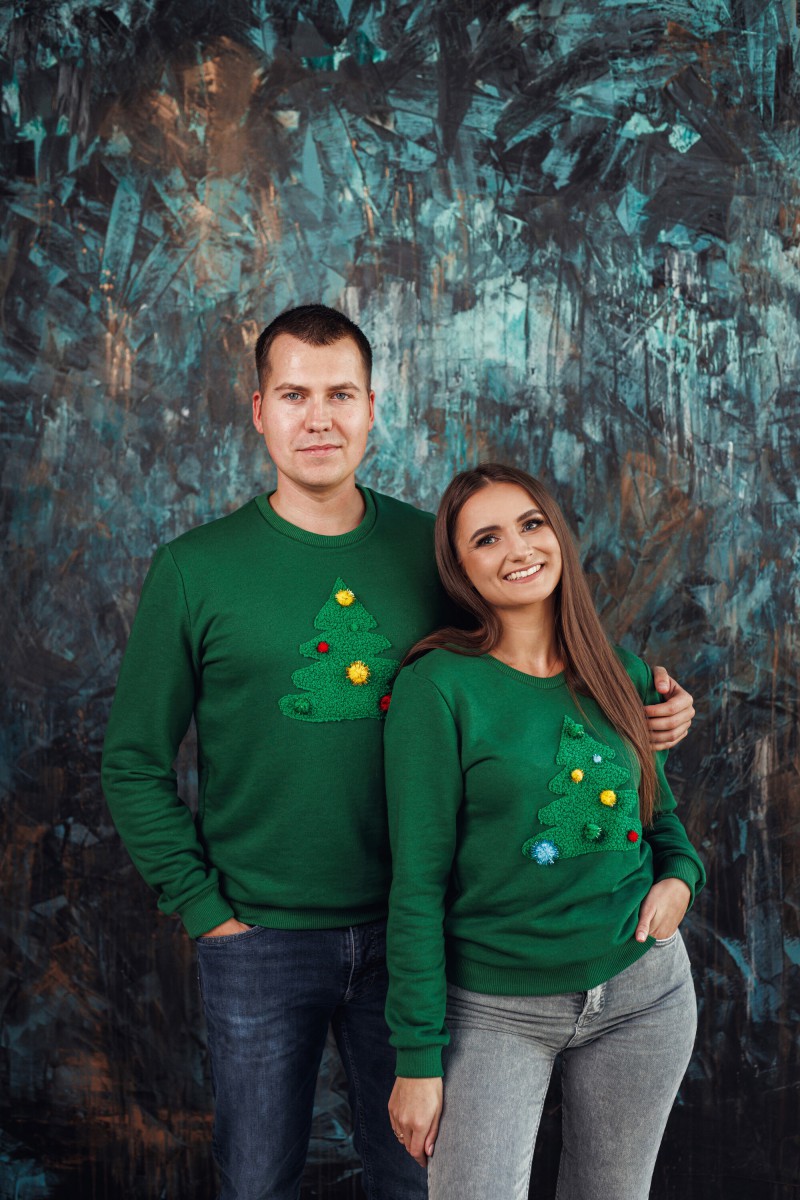 Men's green Christmas jumper with a decorated Christmas tree – photo 2