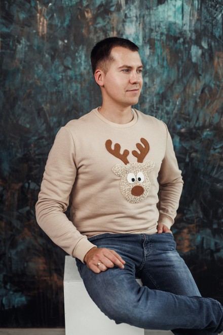 Men's sand Christmas jumper with a "Teddy reindeer"