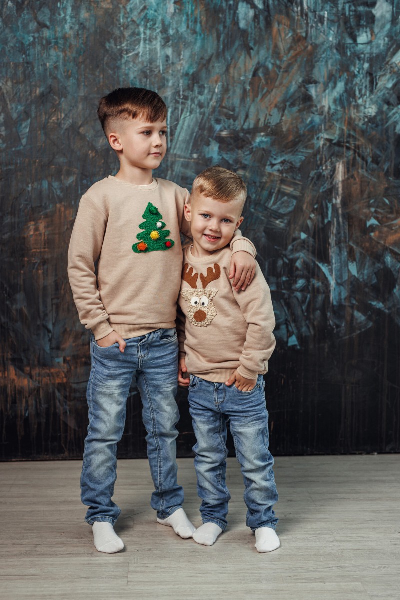 Boy's sand Christmas jumper with a decorated Christmas tree – photo 2