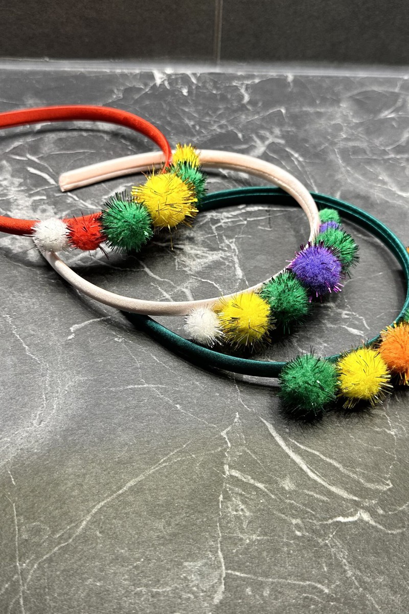 Green headband with shiny baubles – photo 3