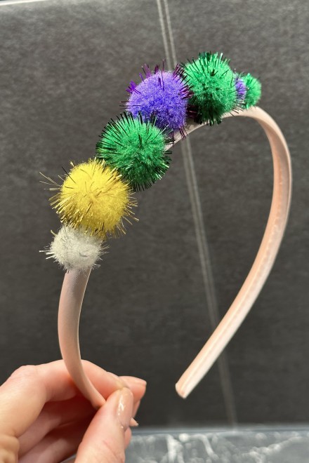 Sand headband with shiny baubles – another view