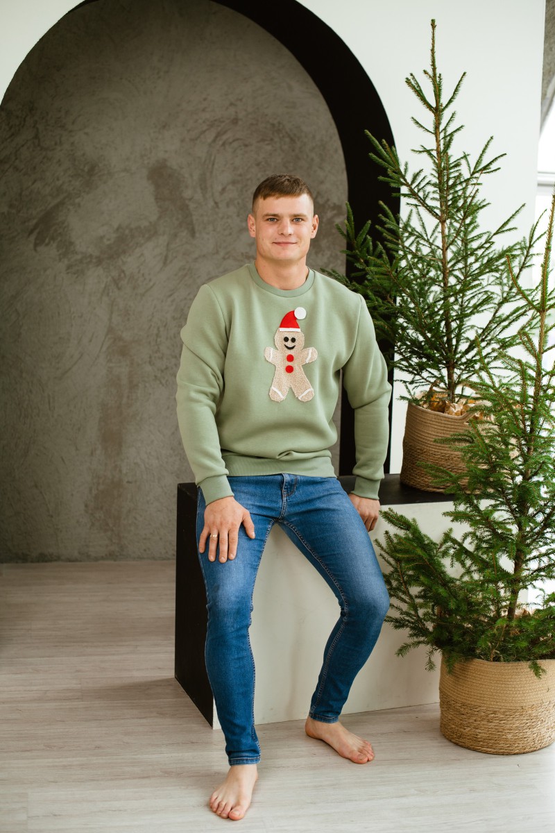 Men's Christmas jumper with gingerbread