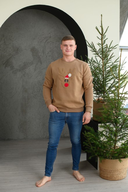 Men's brown Christmas jumper with a reindeer