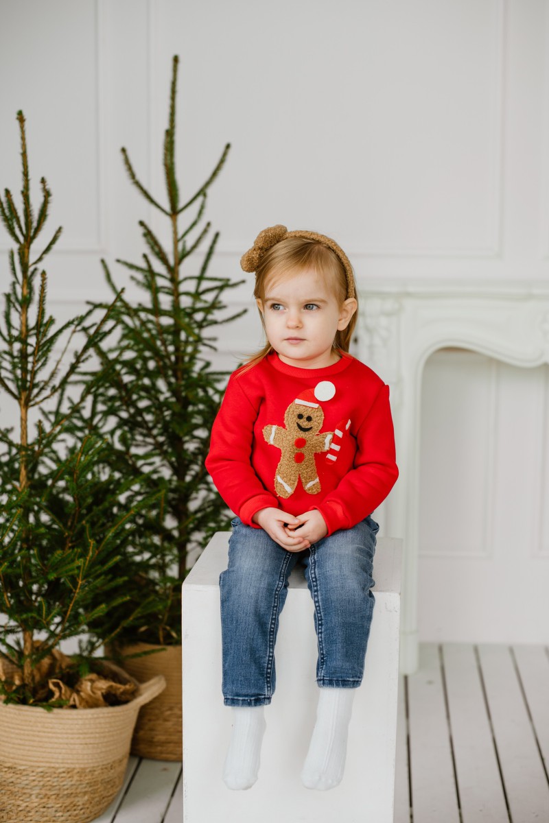 Girl's red Christmas jumper with gingerbread – photo 2