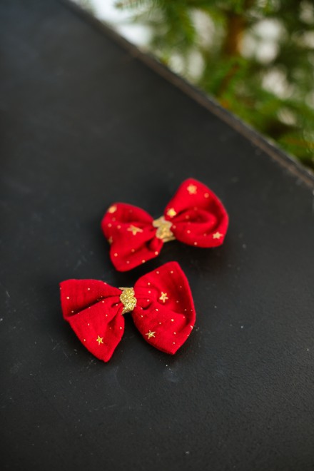 Red hair clips with gold stars