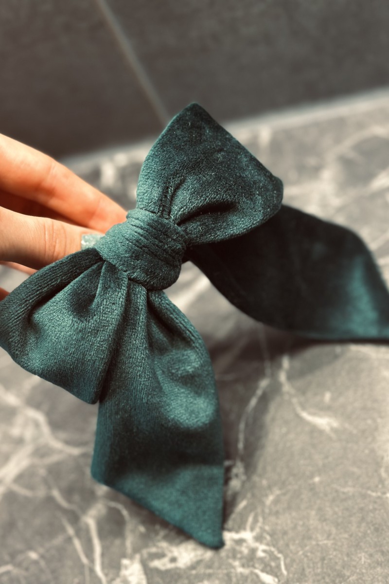 Elegant velour hair clip