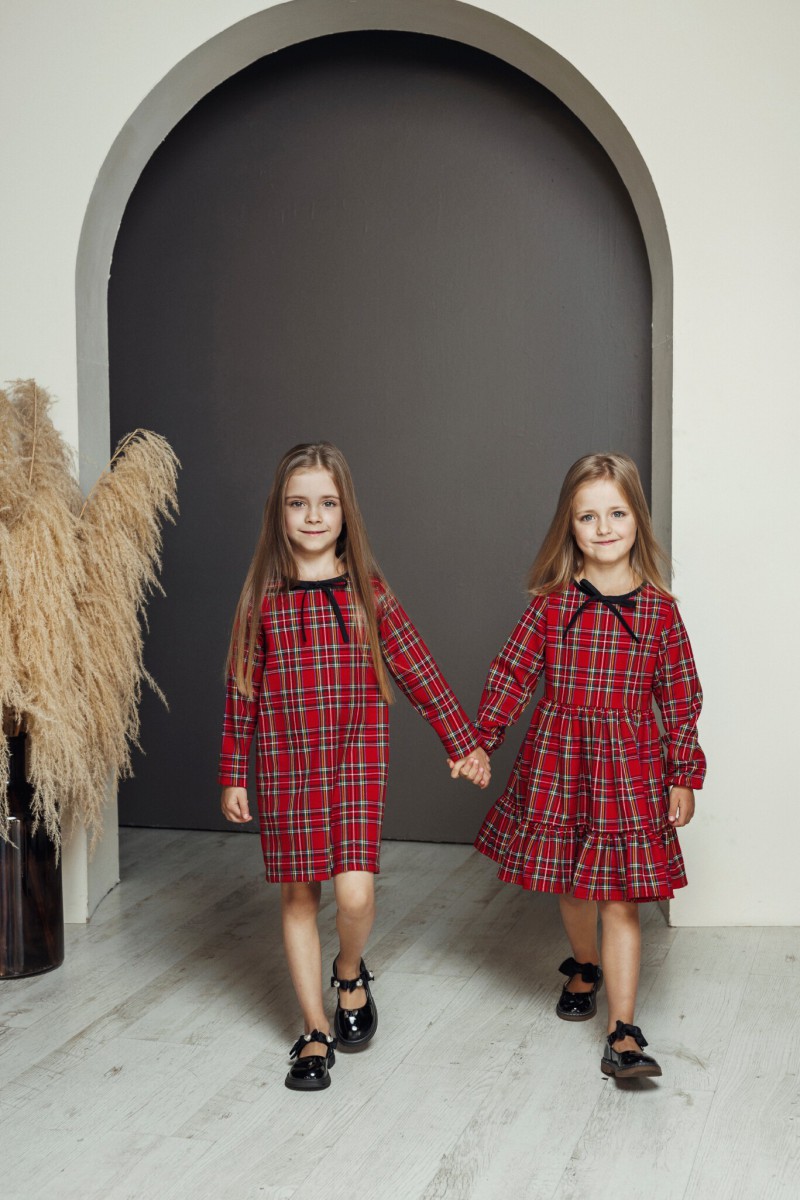 "Red checks" girl's dress with a bow – photo 3