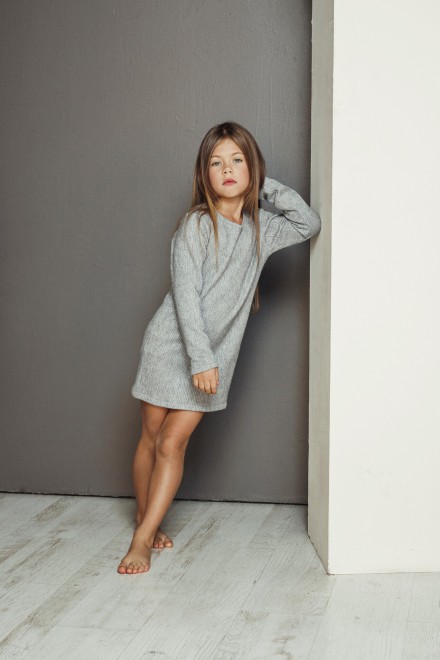 Girl's grey knitted dress