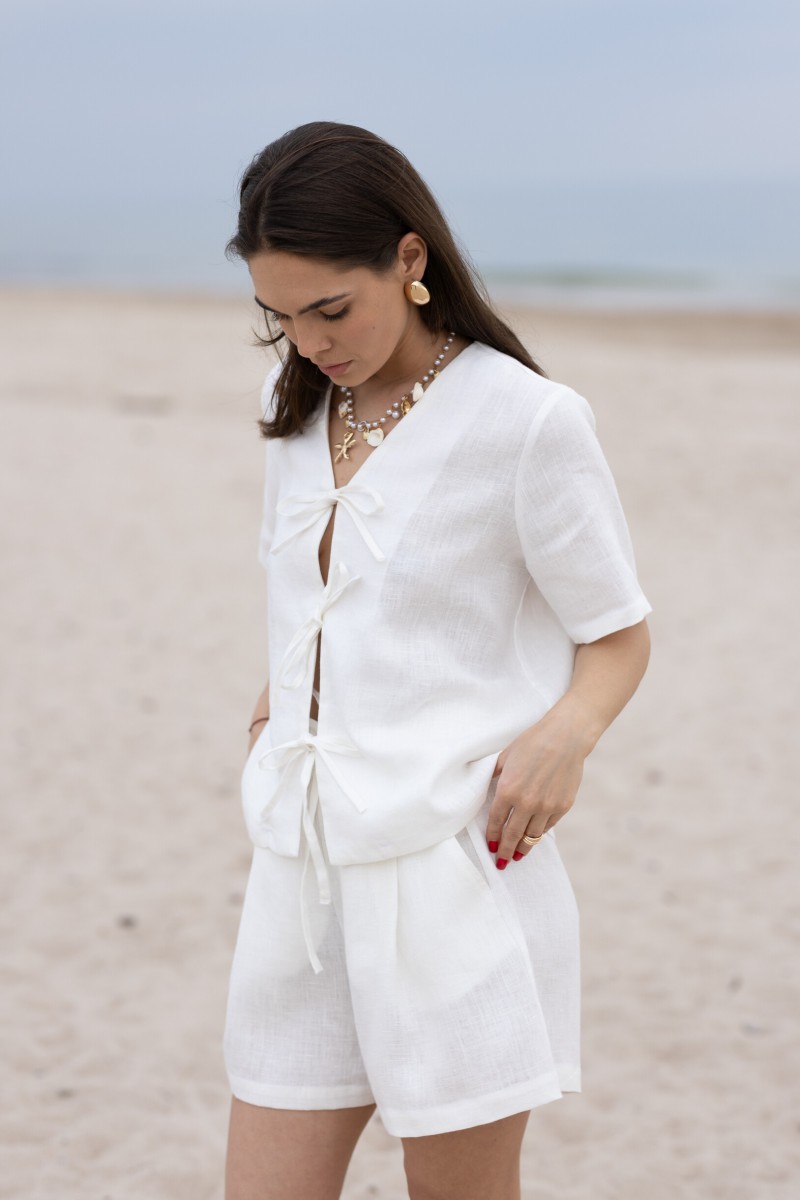 White blouse with bows – photo 5