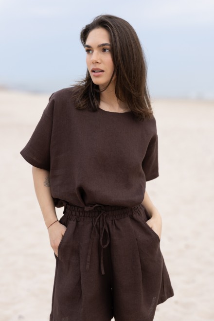 Brown blouse – another view