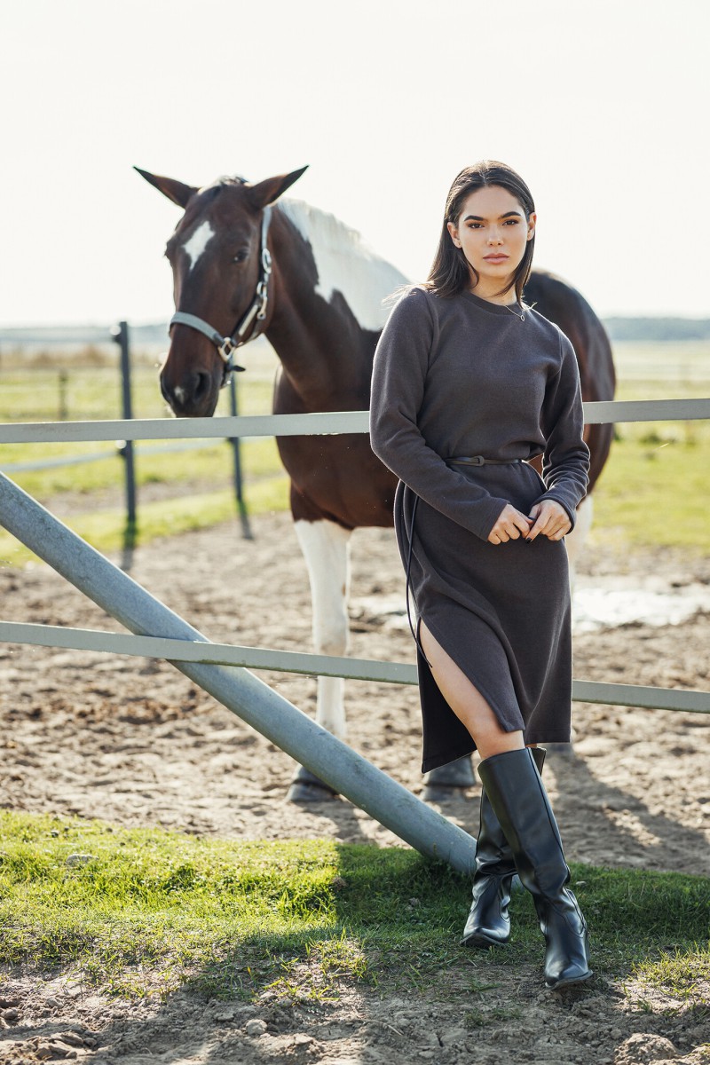 "Davina" brown dress with a slit