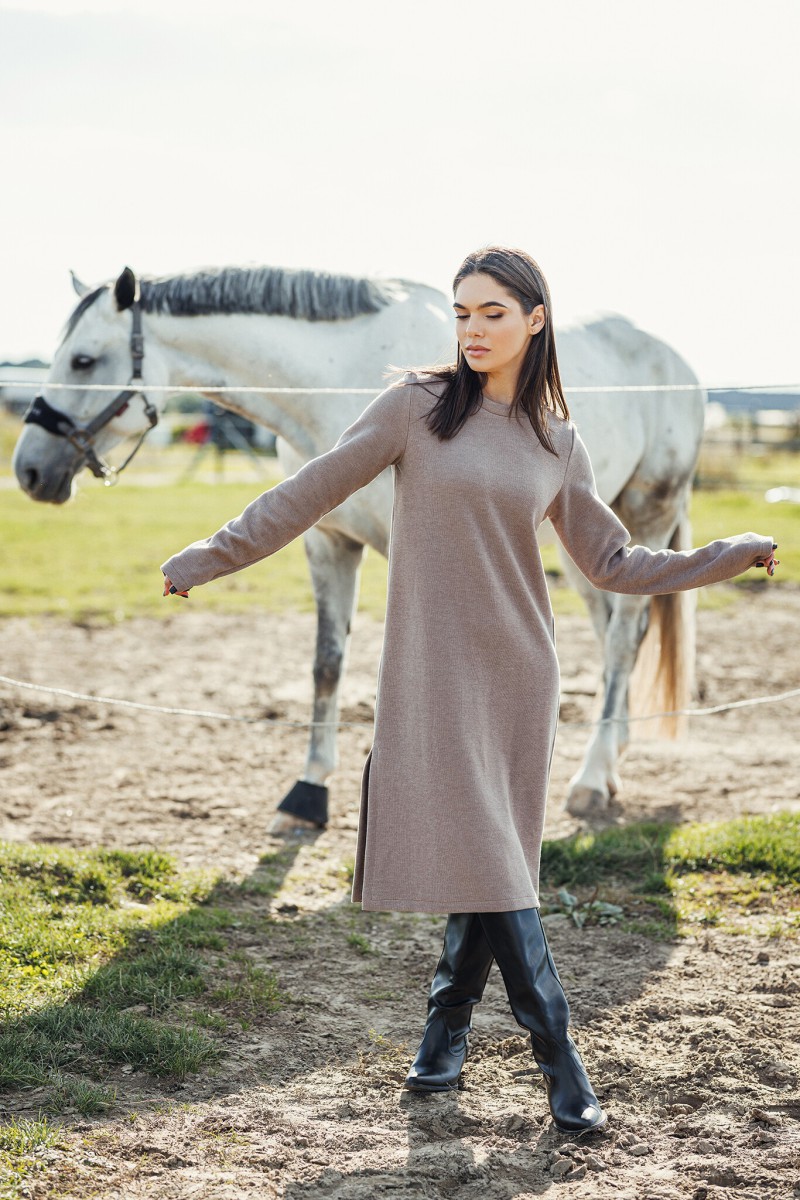 "Davina" cocoa dress with a slit – photo 3