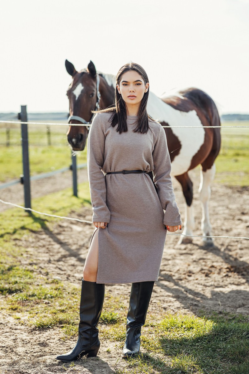 "Davina" cocoa dress with a slit – photo 2