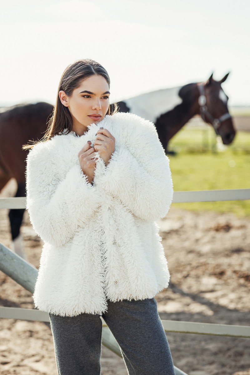 Milk white faux fur coat – photo 7