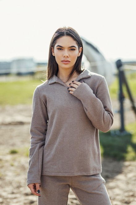 Cocoa jumper with a collar
