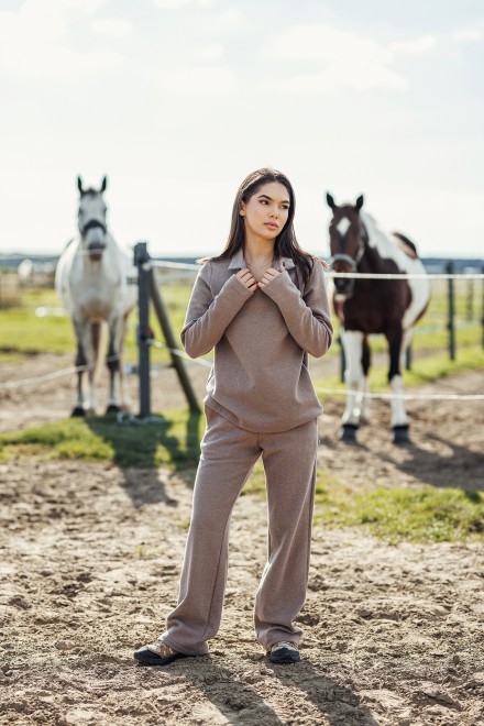 Cocoa trousers – another view