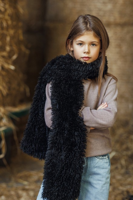 Mini black thick scarf