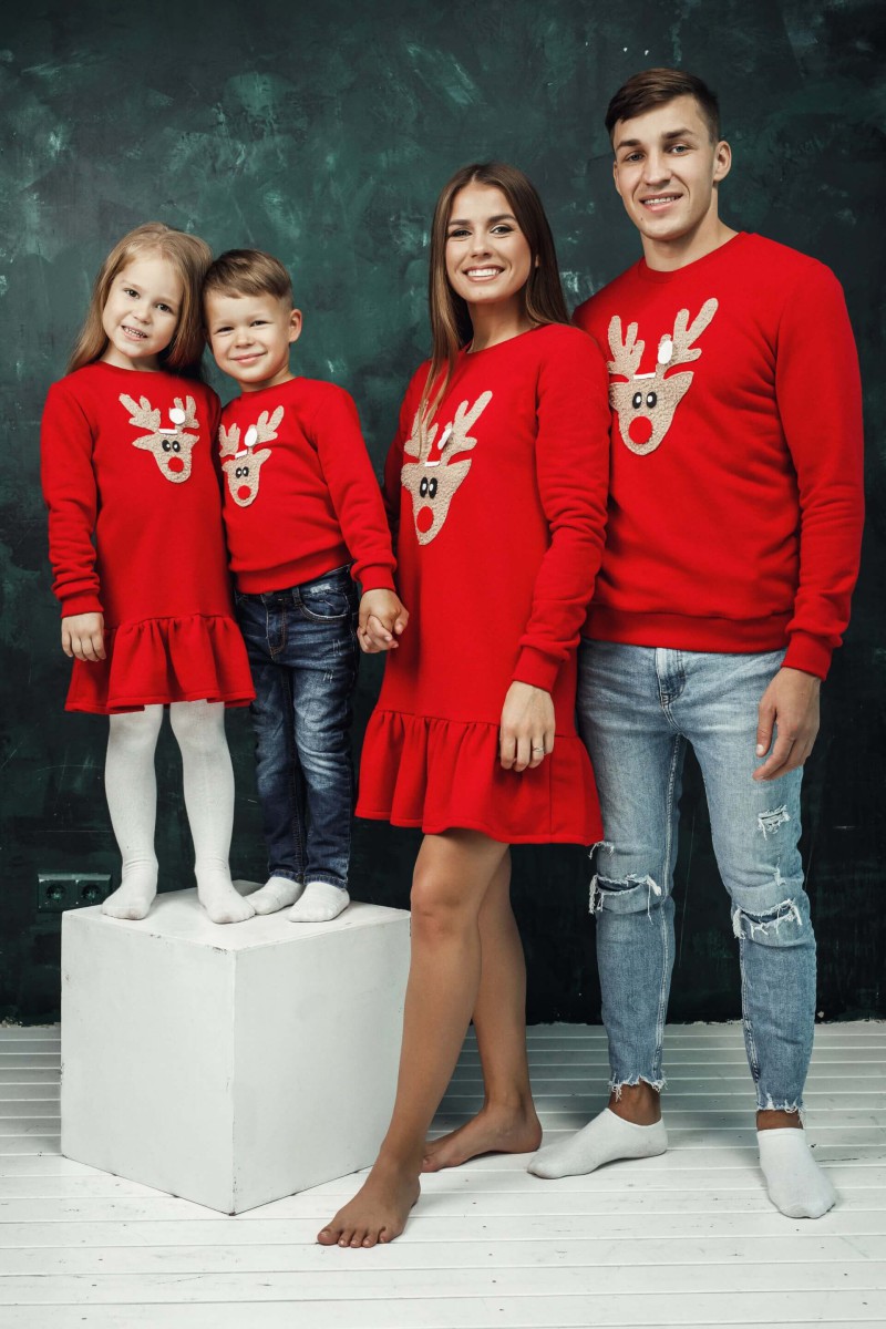 Girl's dress with a ruffle and a soft reindeer – photo 3