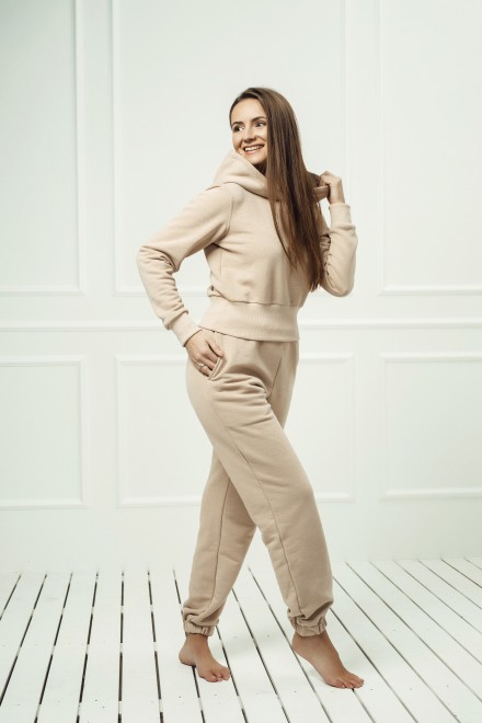 "Sand" lounge set with a cropped sweatshirt