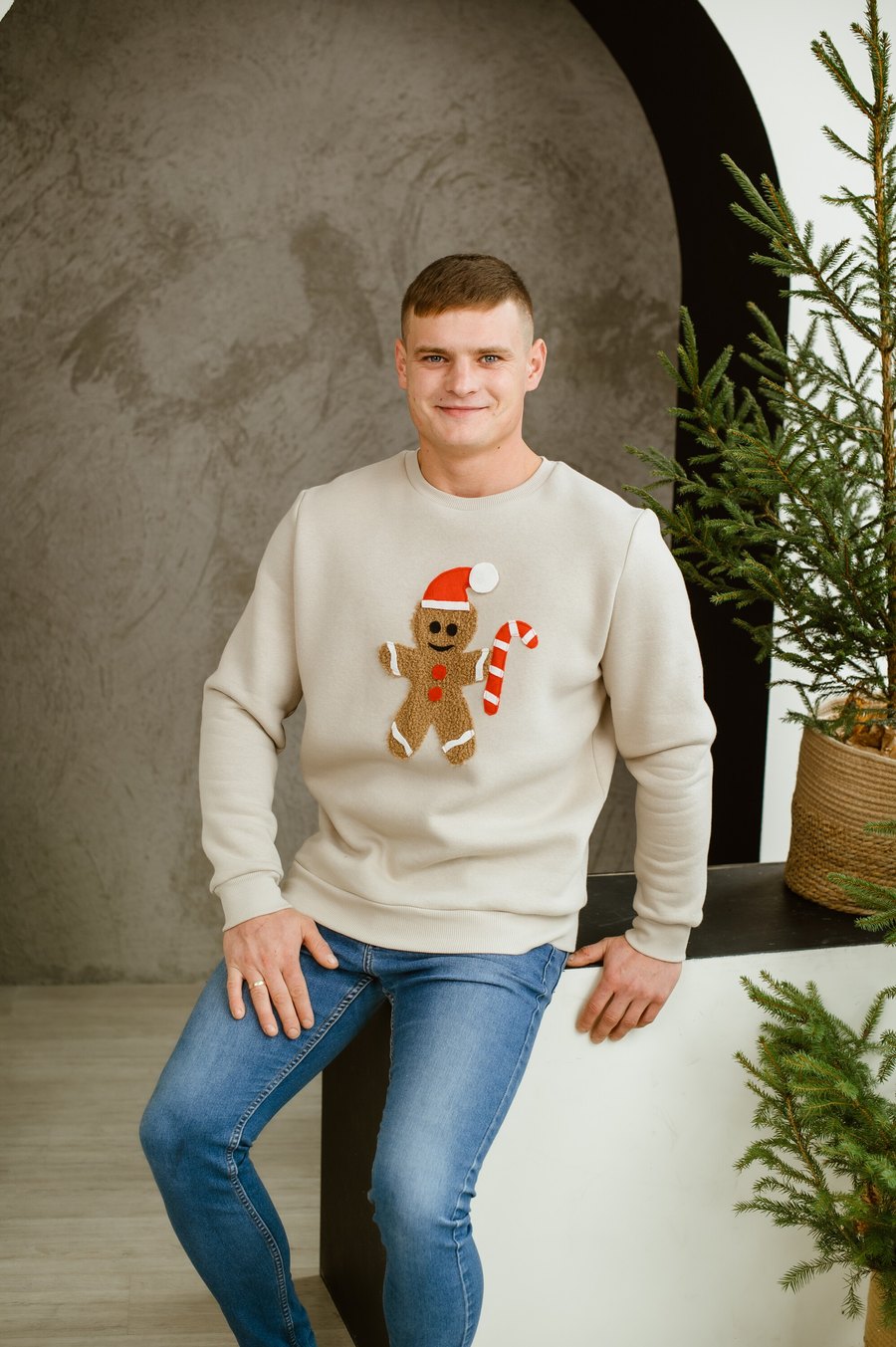 Sand men's Christmas jumper with a gingerbread man